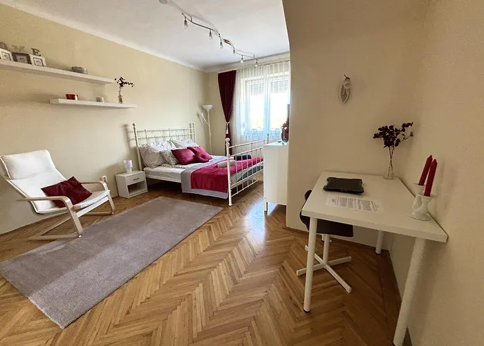 Apartament Downtown Hideaway *