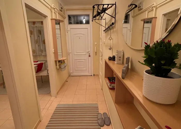 Downtown Hideaway Apartment